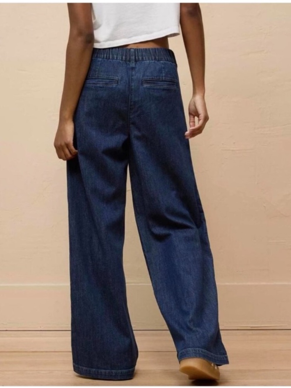 American Eagle High Rise Pleated Flared Ultra Wide Leg Denim Trouser Jean Size 8 - Picture 2 of 9